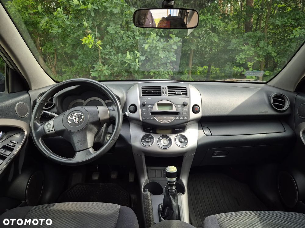 Toyota RAV4 - 8