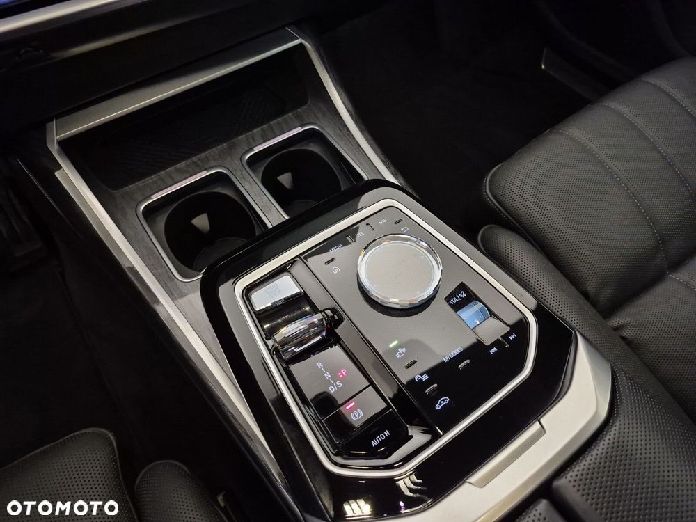 BMW Seria 7 - 25