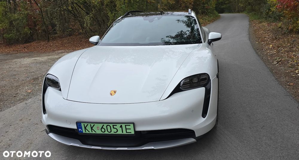 Porsche Taycan - 8
