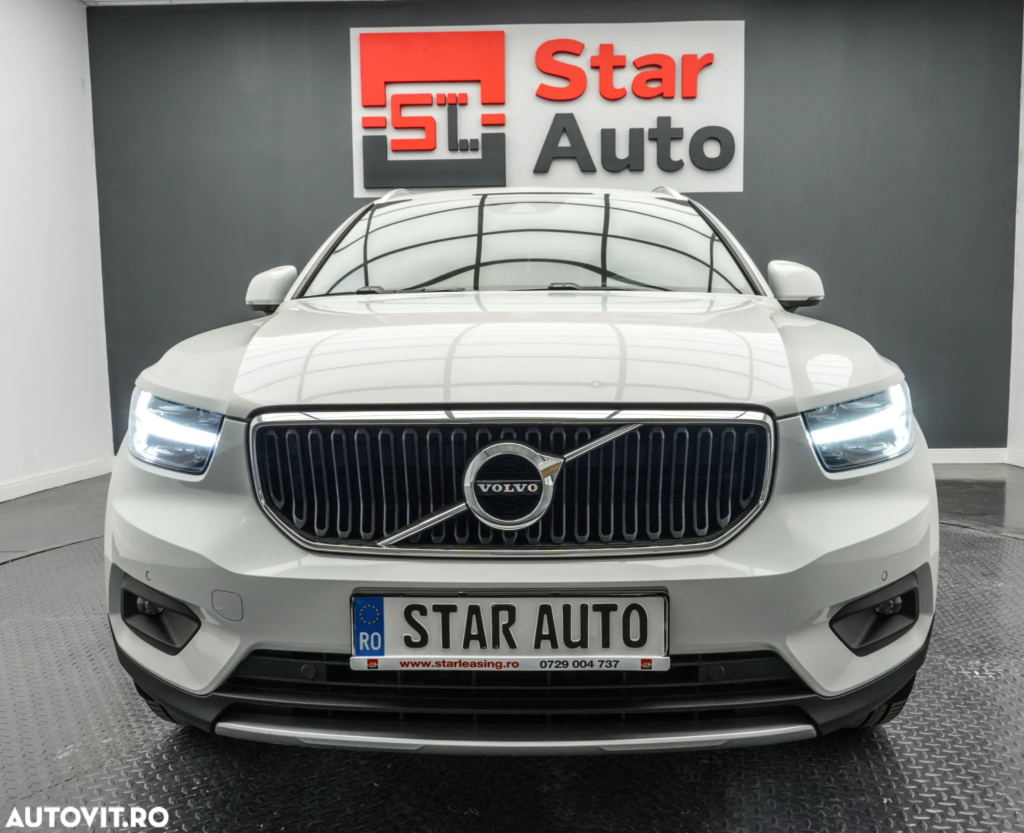 Volvo XC 40 T3 AT8 Momentum Pro - 2