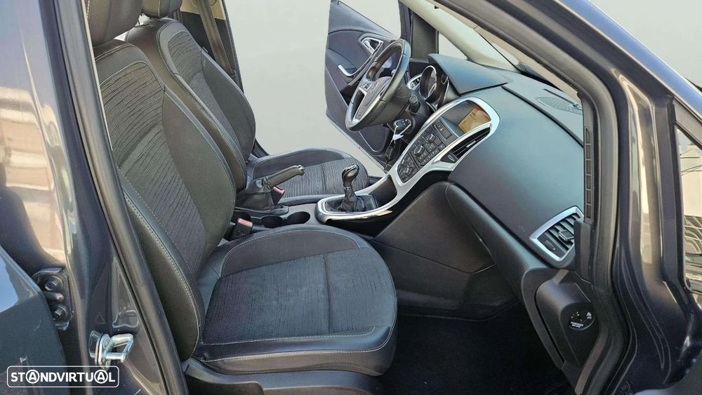 Opel Astra 1.6 150 Anos - 14