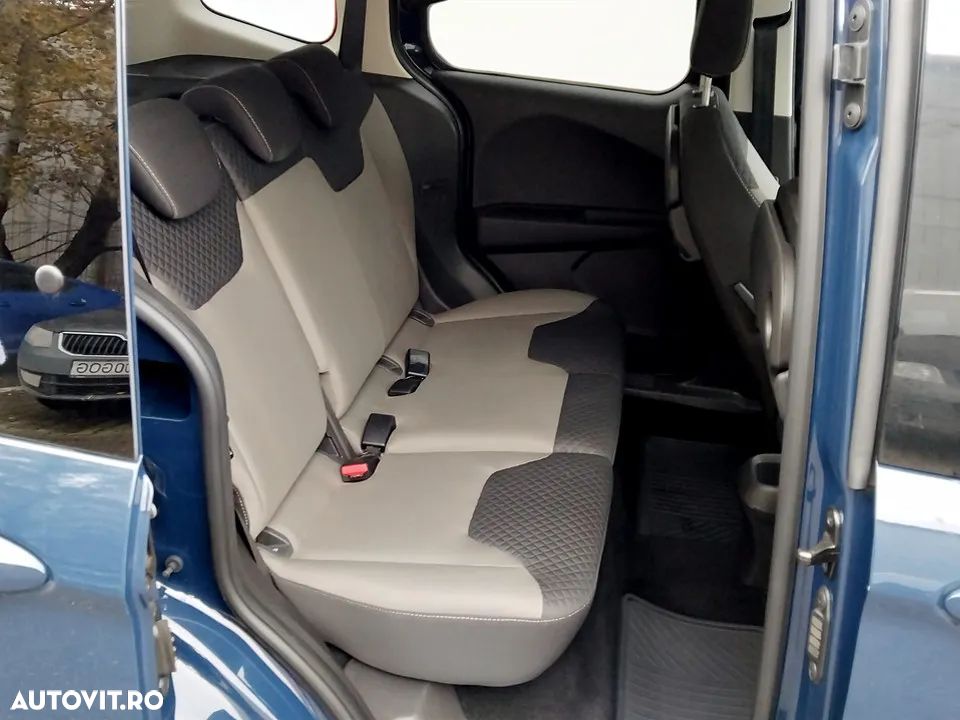 Ford Tourneo Courier 1.5 TDCi City - 18