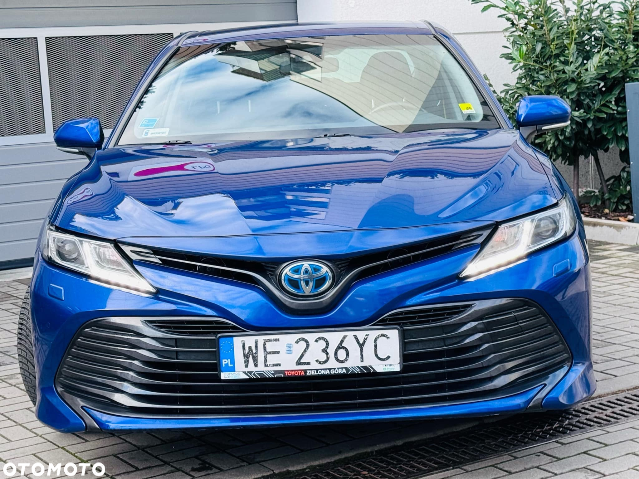 Toyota Camry 2.5 Hybrid Comfort CVT - 2
