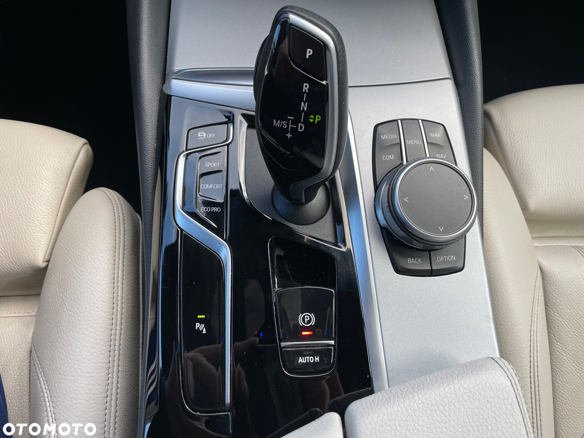 BMW Seria 5 520d Touring Luxury Line - 14