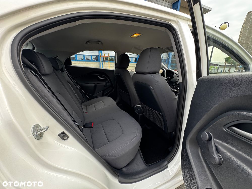 Kia Rio 1.4 L - 28