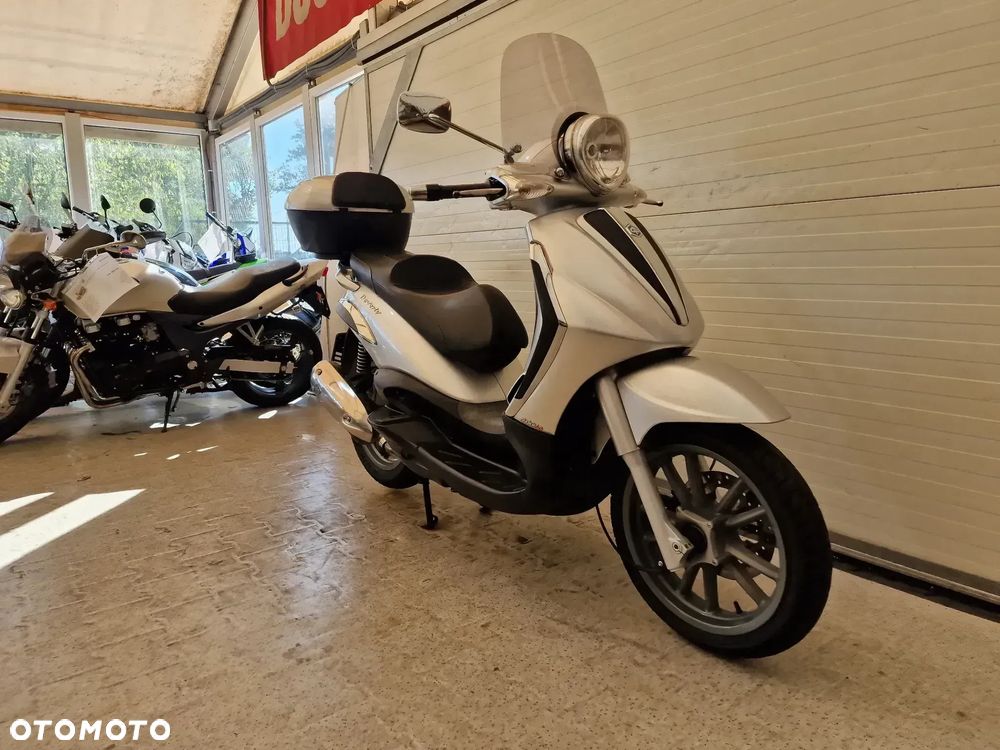 Piaggio Beverly - 21