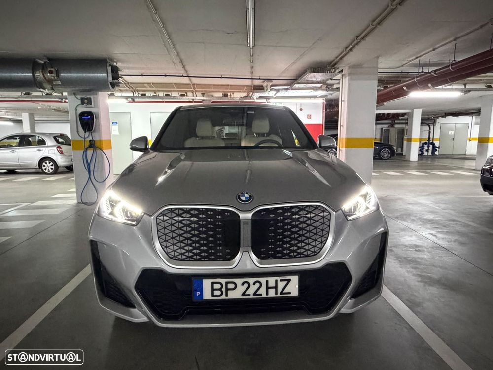 BMW iX1 eDrive20 Pack Desportivo M - 11