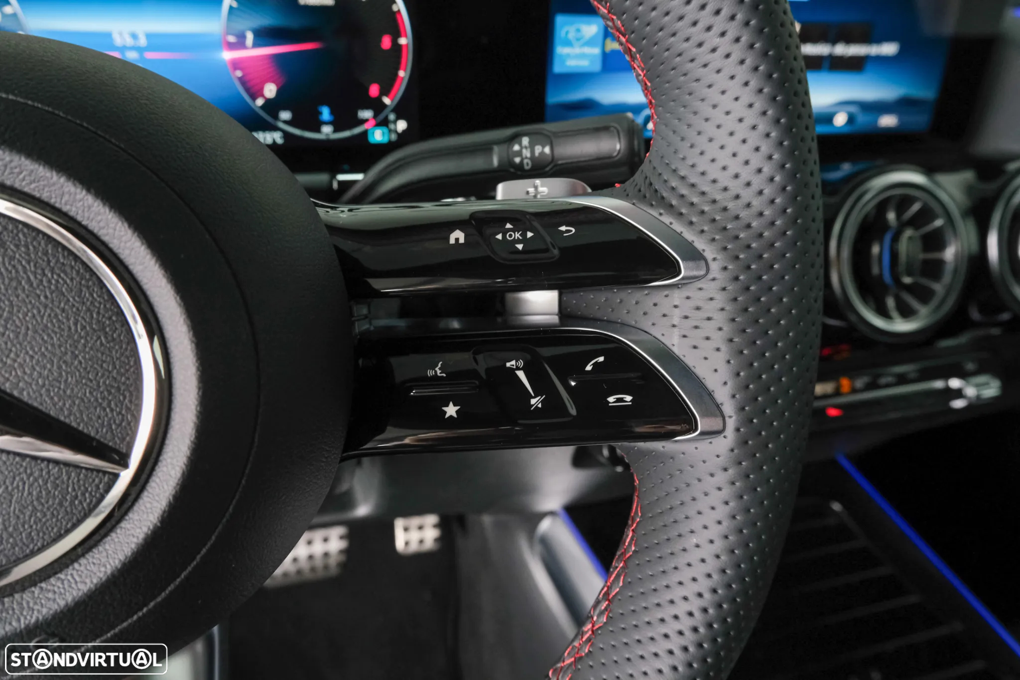 Mercedes-Benz GLA 200 d AMG Line - 32