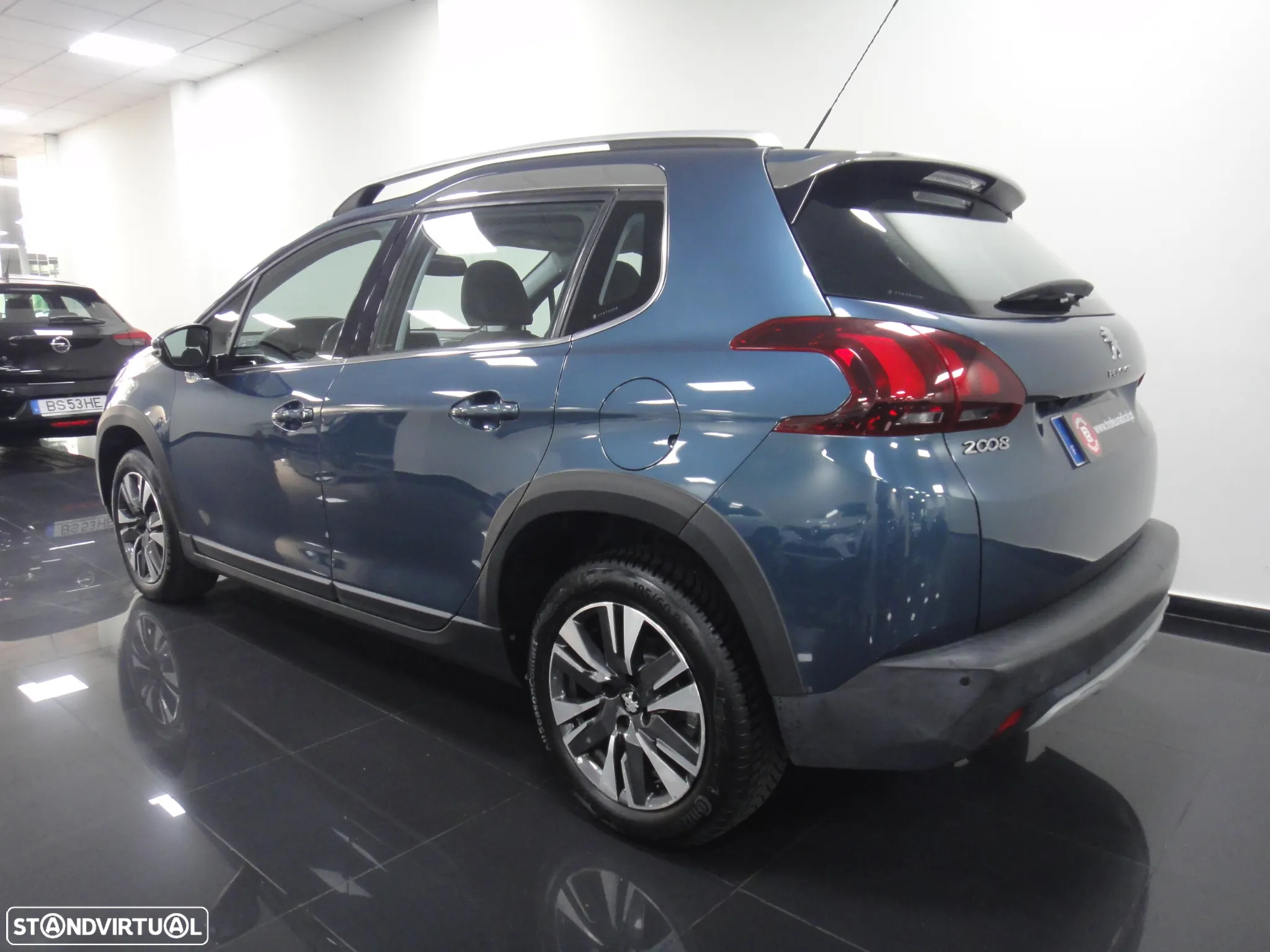 Peugeot 2008 1.2 PureTech Allure EAT6 - 5
