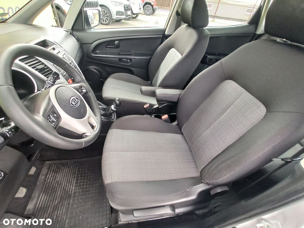 Kia Venga - 6