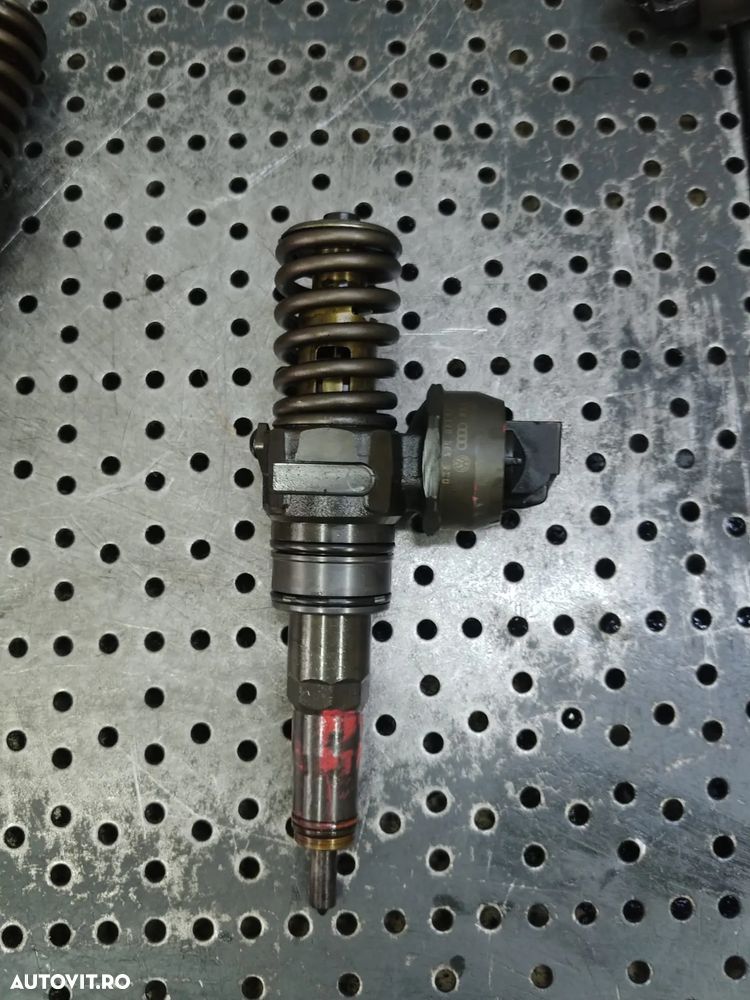 injector 2.0 tdi bmm bmp  audi a3 8p vw passat b6 golf 5 touran skoda octavia 2 seat leon 038130073bq - 1