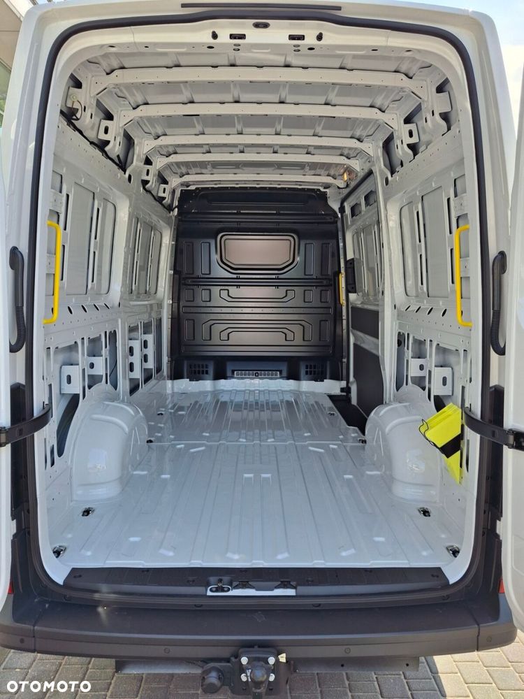 Volkswagen Crafter - 13