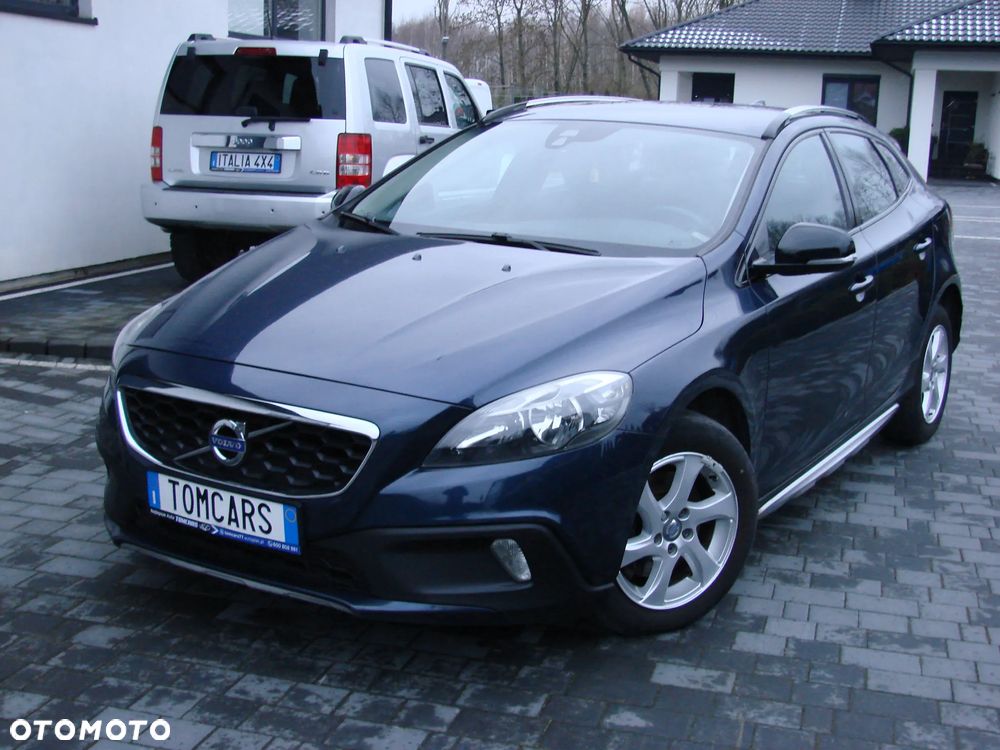 Volvo V40 Cross Country - 8