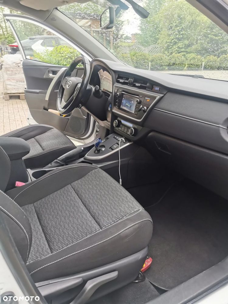 Toyota Auris - 13