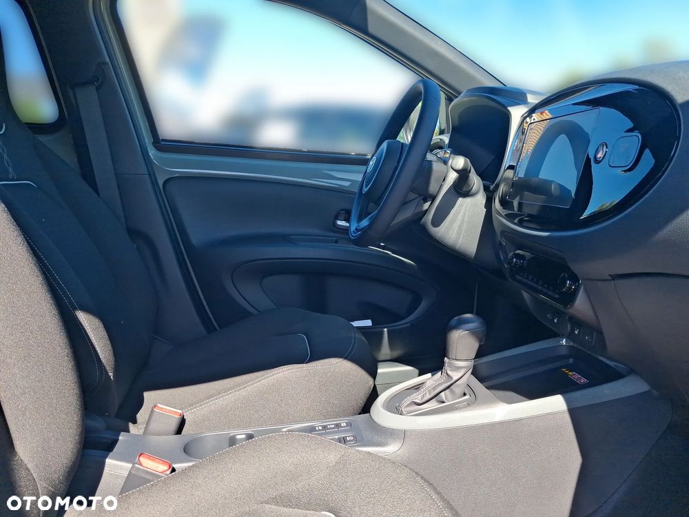 Toyota Aygo X Hybrid 1.5 Style e-CVT - 9