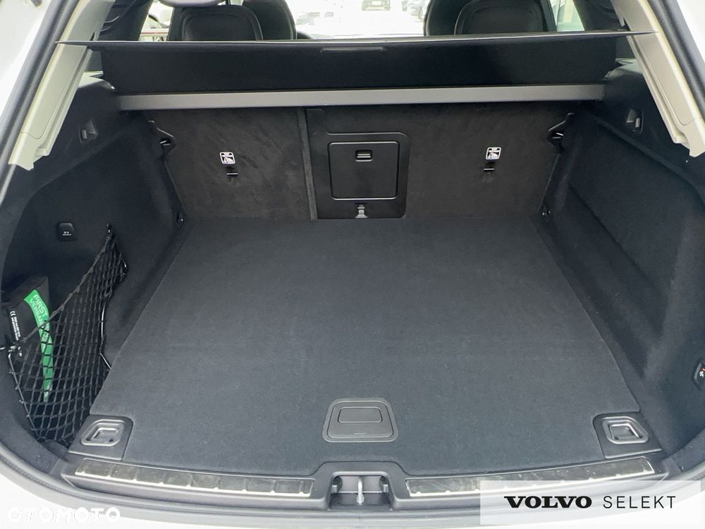 Volvo XC 60 T6 Plug-In Hybrid AWD Plus Dark - 22