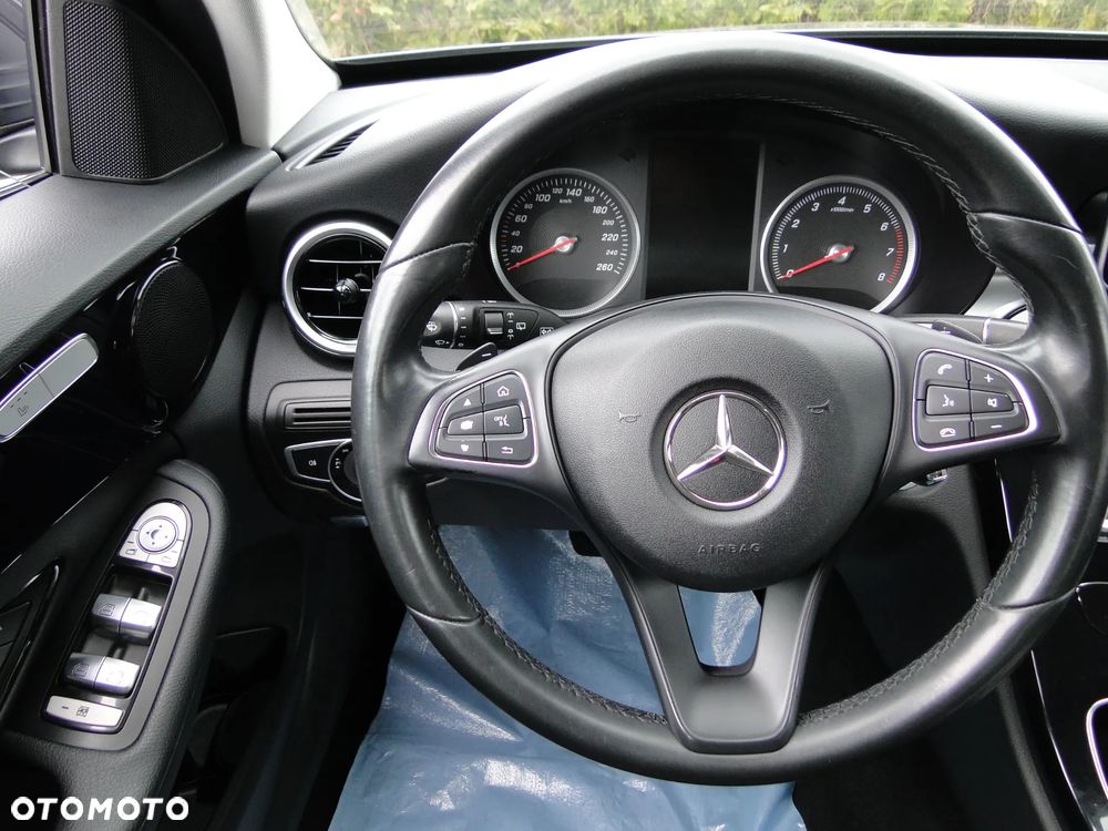 Mercedes-Benz Klasa C 200 7G-TRONIC Exclusive - 9