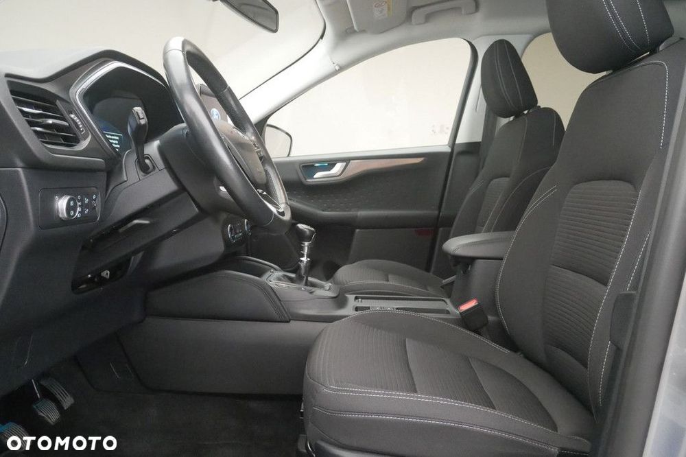 Ford Kuga - 12