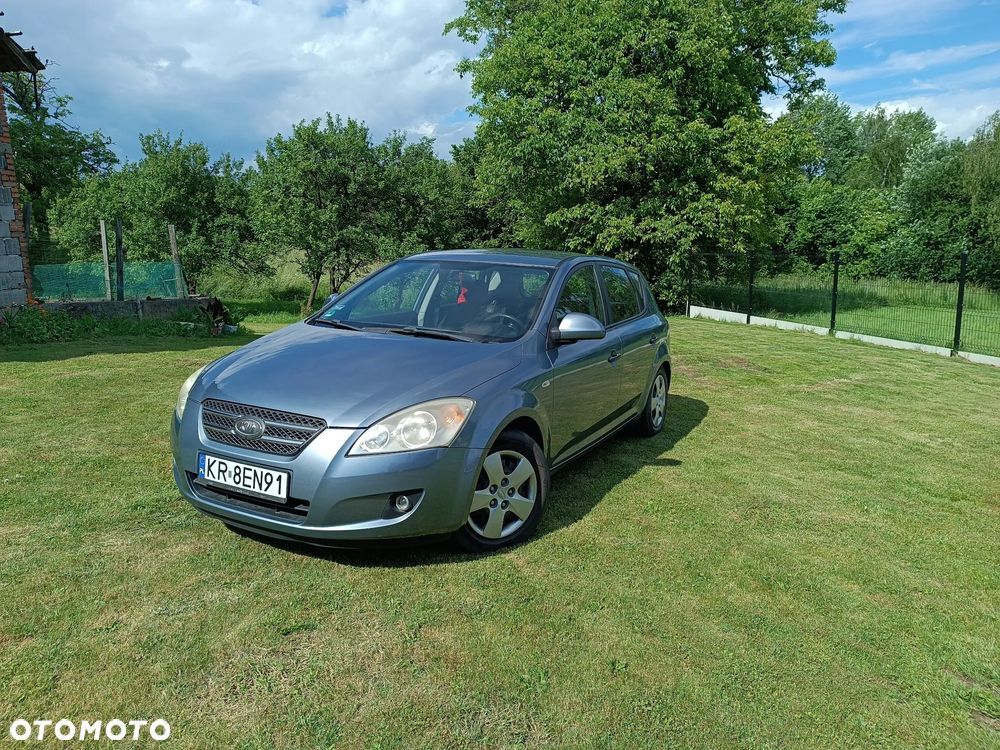 Kia Ceed - 13