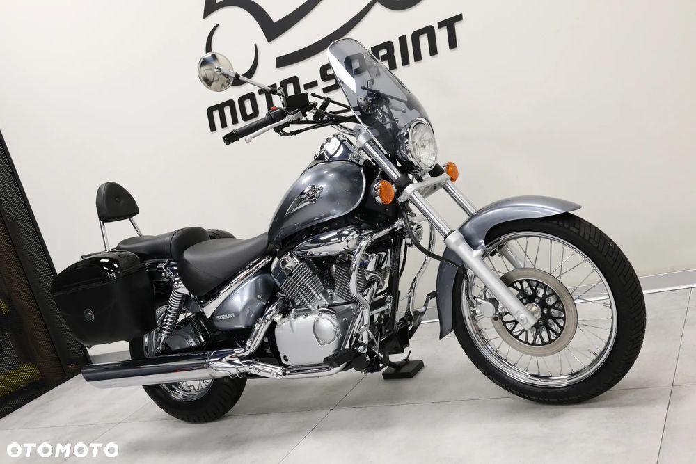 Suzuki Intruder - 6