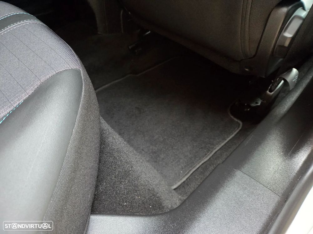 Peugeot 2008 PureTech 130 EAT8 Allure - 29