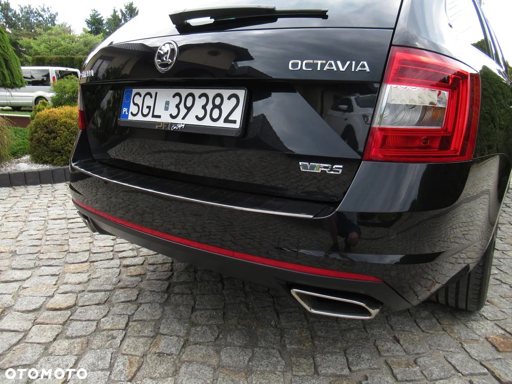 Skoda Octavia 2.0 TDI DSG RS - 20
