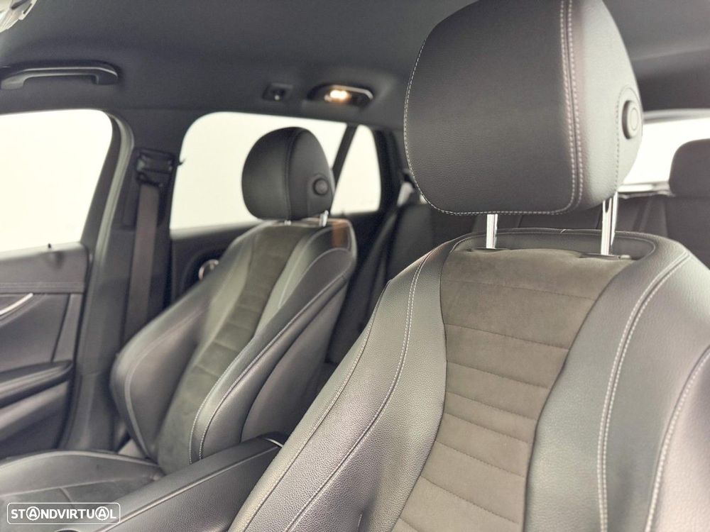 Mercedes-Benz E 300 de AMG Line 4Matic - 33