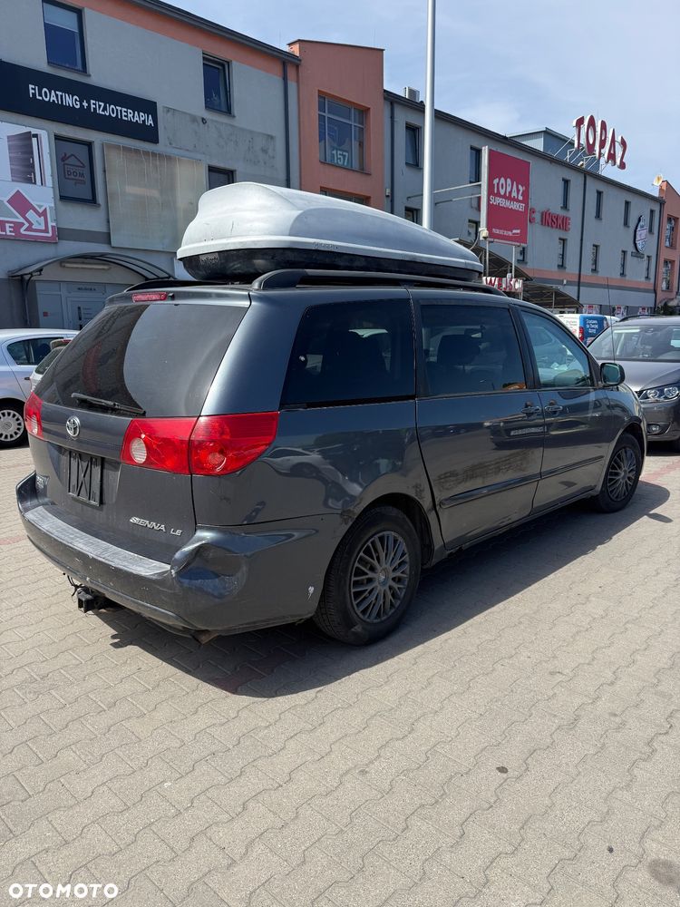 Toyota Sienna 3.3 LE AWD - 3