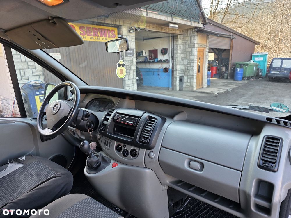 Opel Vivaro - 10