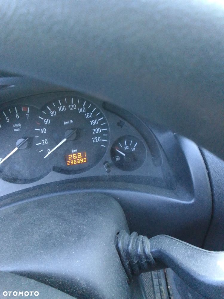 Opel Corsa 1.0 12V Base / Start - 2