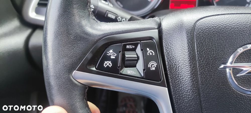 Opel Astra 2.0 CDTI Exklusiv - 31