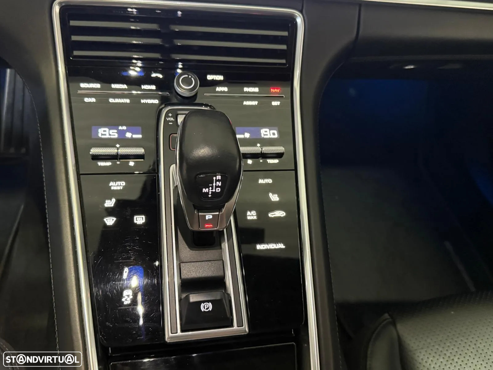 Porsche Panamera 4 E-Hybrid Platinum Edition - 19