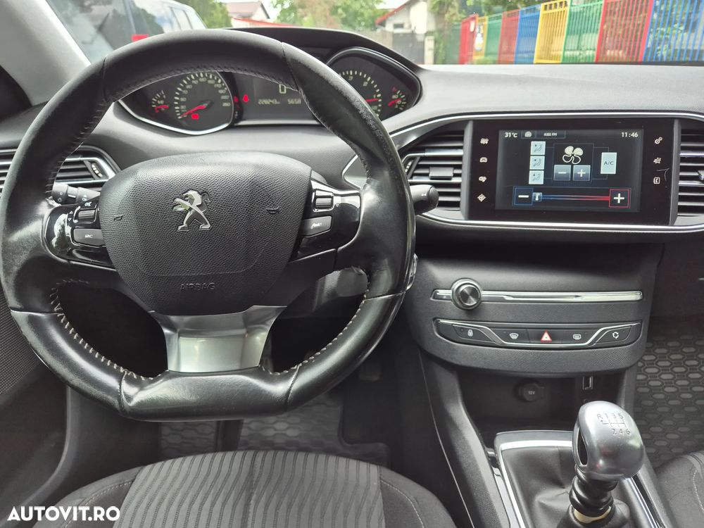 Peugeot 308 1.6 e-HDI FAP STT Allure - 14