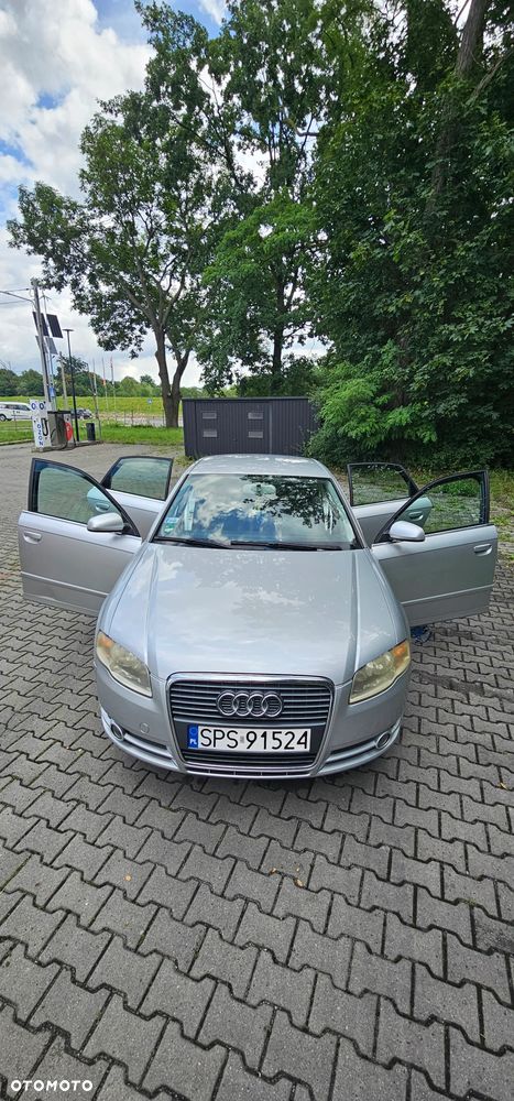 Audi A4 Limousine - 1