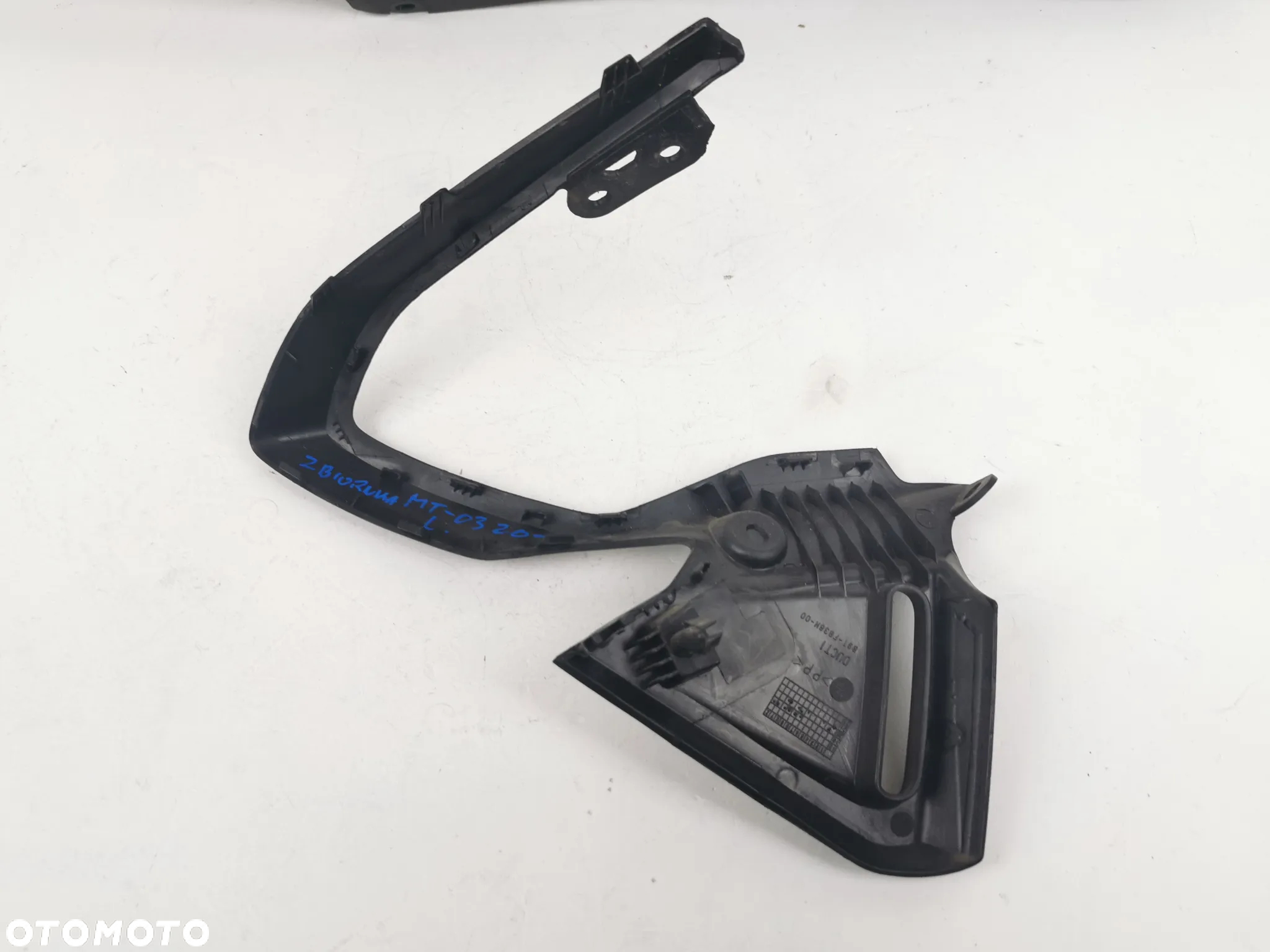 Yamaha MT-03 wypełnienie owiewki boku lewe 20- - 5