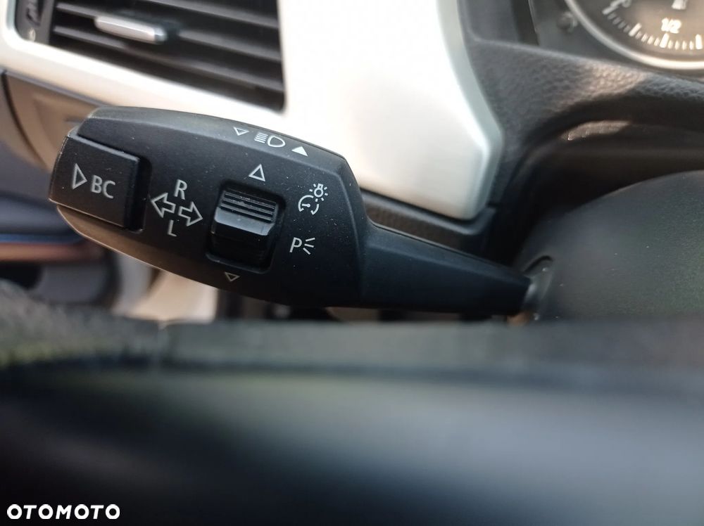 UWAGA ! AUTO W CAŁOŚCI 2008 BMW 3 E91 325i 218ps R6 AUTOMAT KLIMATRONIC XENON ALU MALE KM SERW SKÓRY I WLAS ZAREJ PL - 13