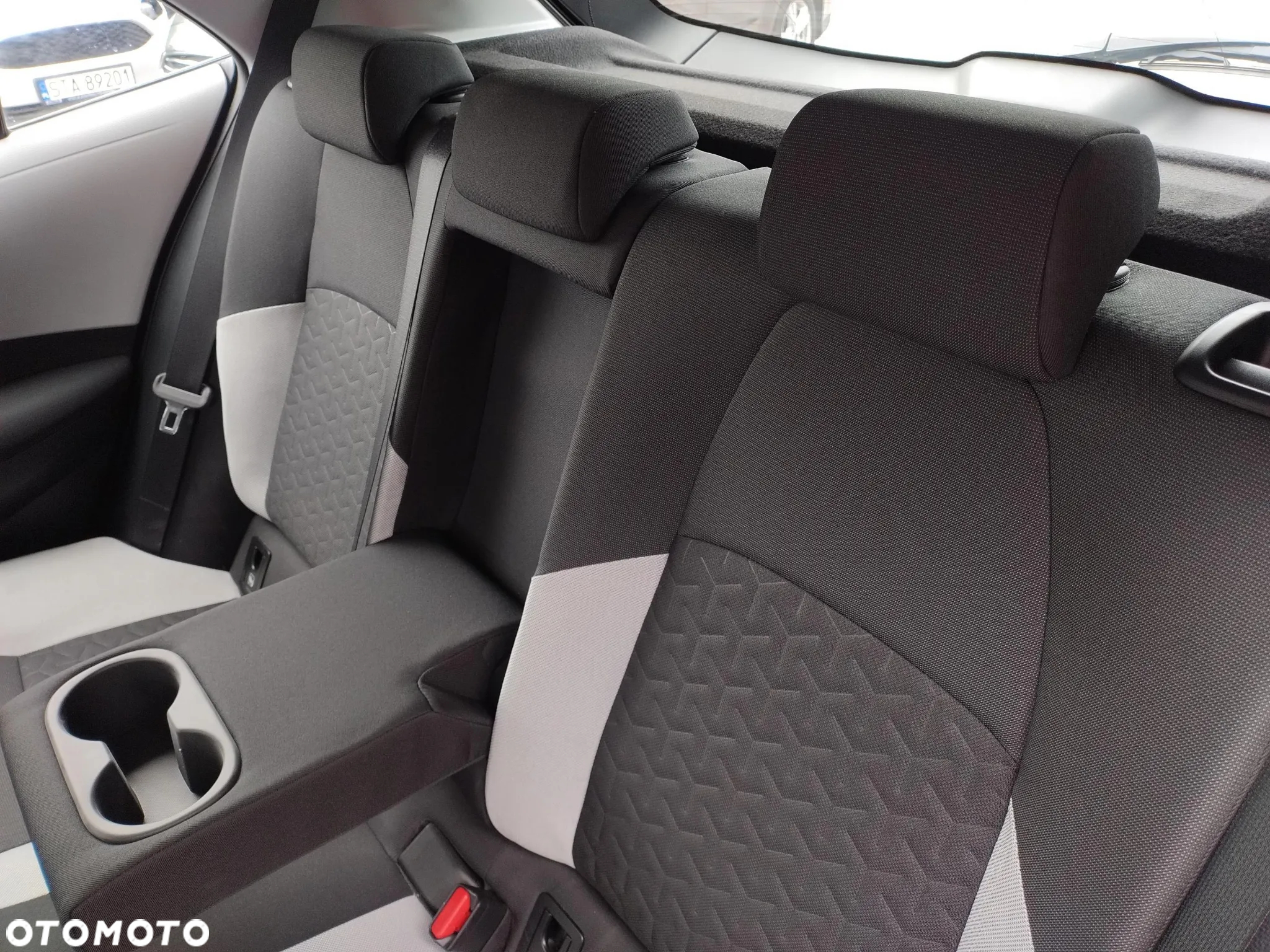 Toyota Corolla 1.8 Hybrid Comfort - 17