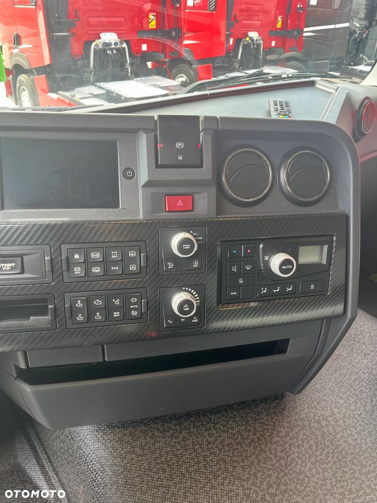 Renault T 520KM - 11