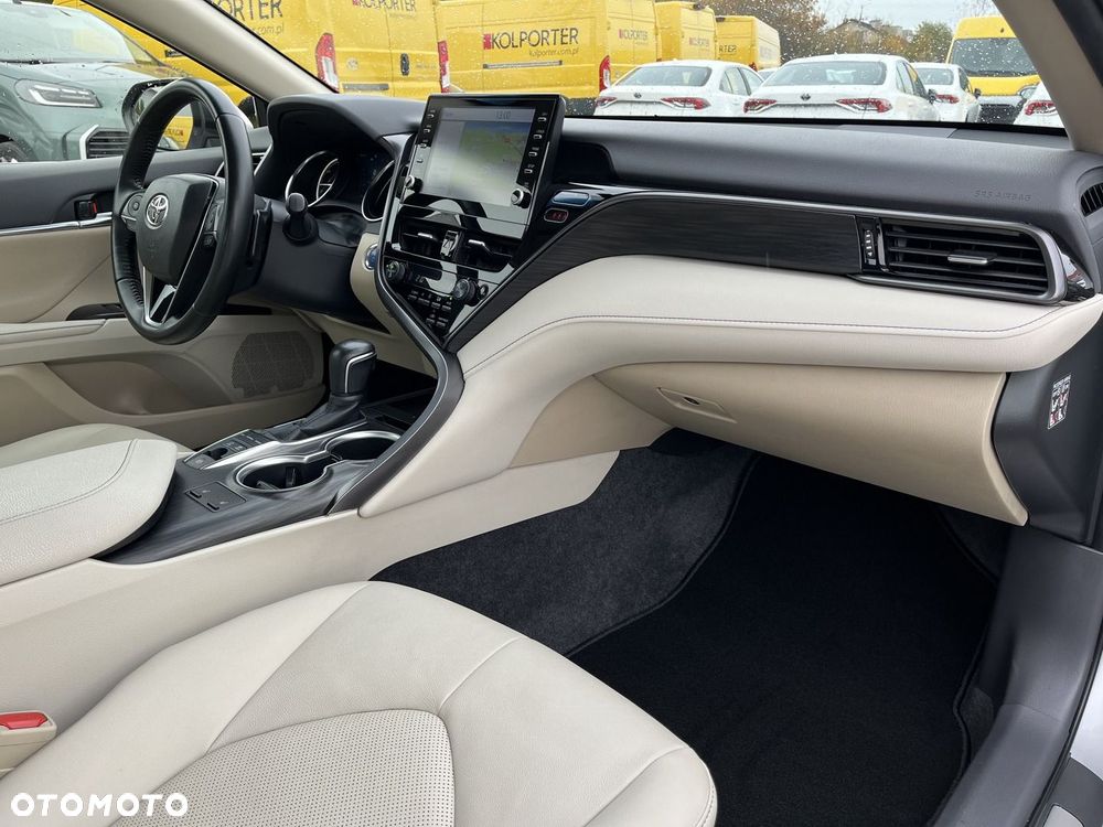 Toyota Camry 2.5 Hybrid Executive CVT - 6