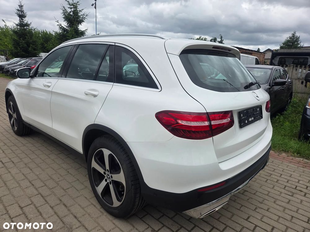 Mercedes-Benz GLC 250 4Matic 9G-TRONIC Exclusive - 3