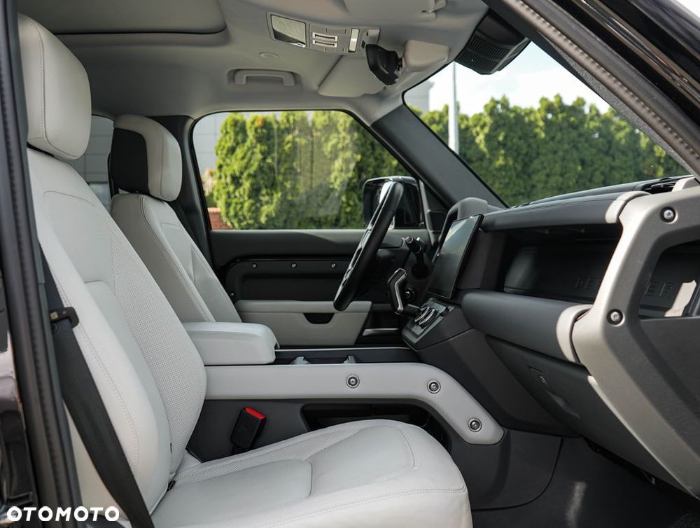 Land Rover Defender 3.0 D350 mHEV X-Dynamic HSE - 34