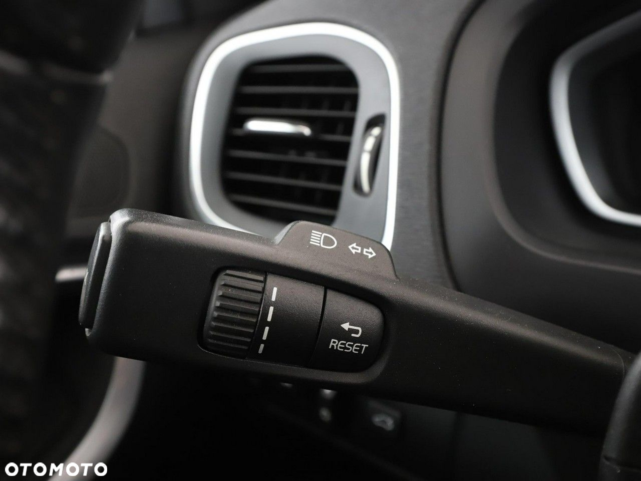 Volvo V40 T2 You - 32