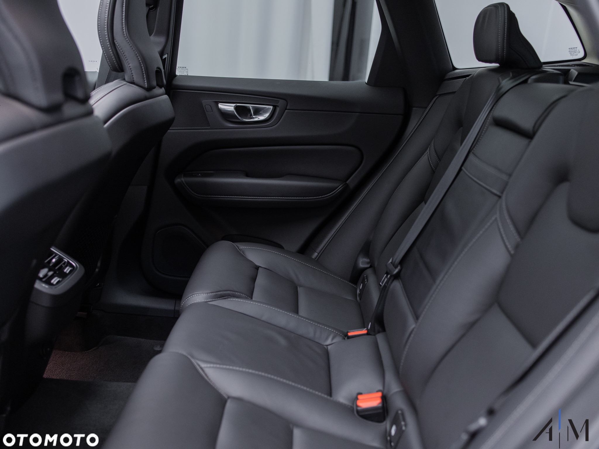Volvo XC 60 B4 D AWD Ultimate Bright - 27