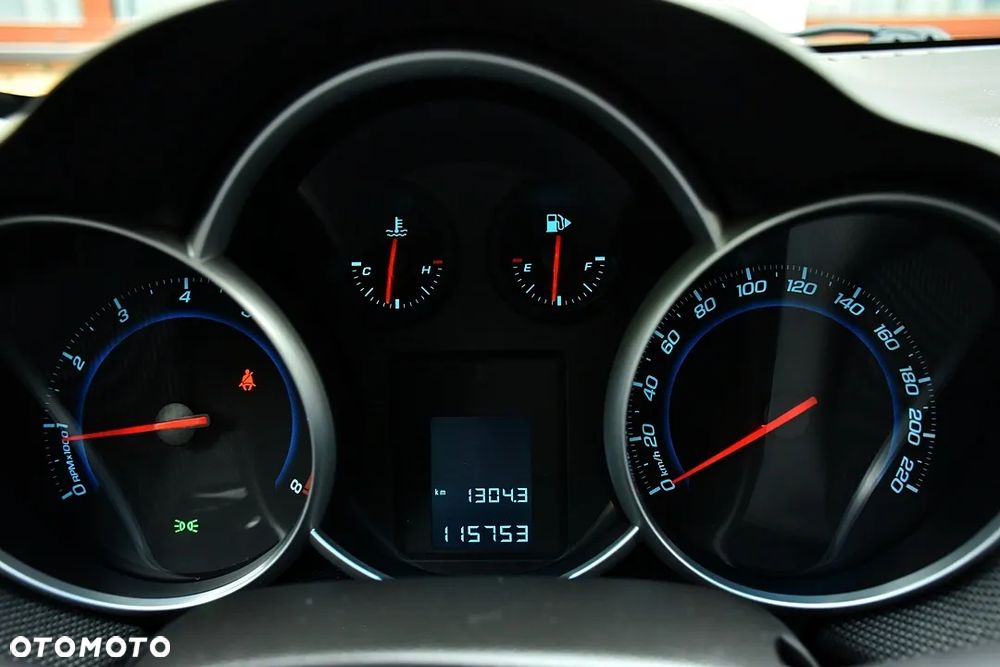 Chevrolet Cruze Station Wagon 1.6 LS+ - 7