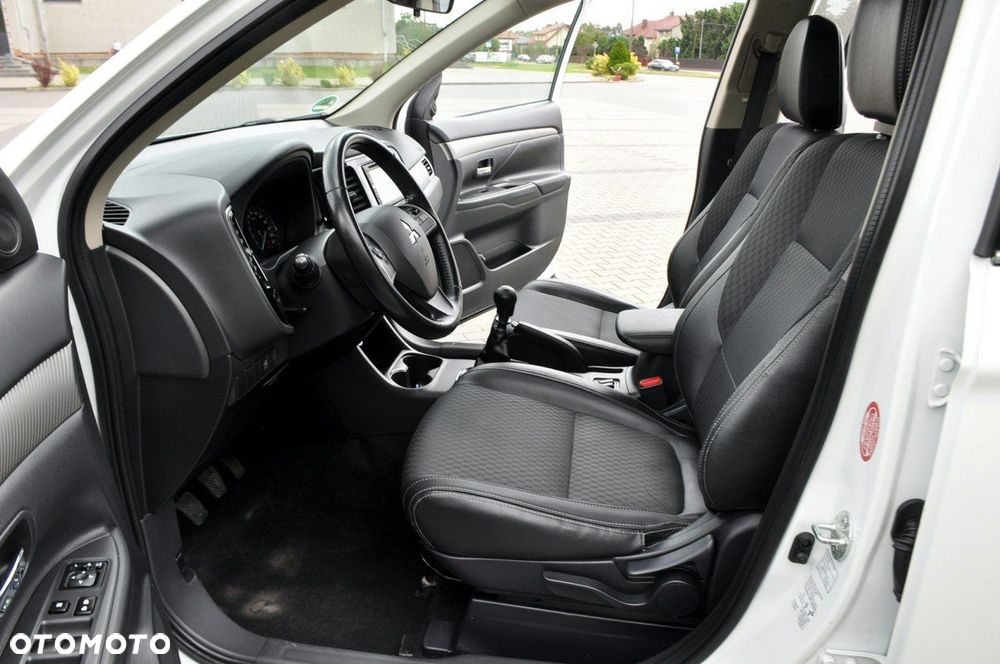 Mitsubishi Outlander - 22