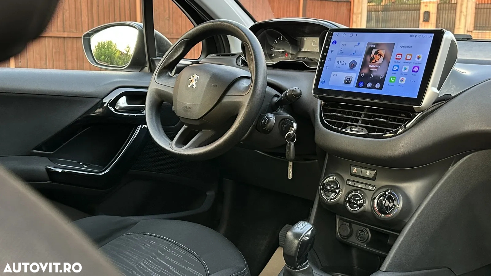 Peugeot 208 1.2 L PureTech Allure - 10