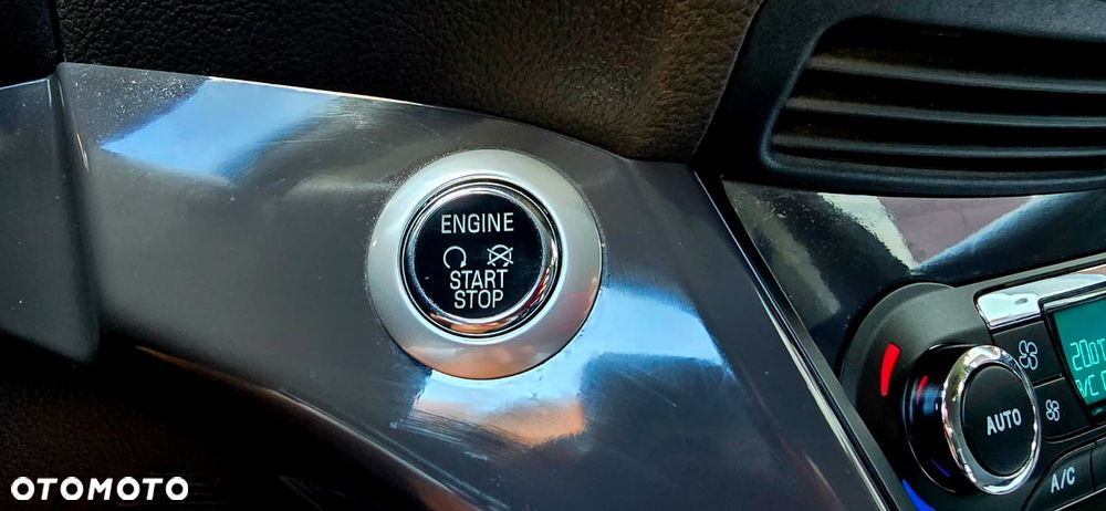 Ford Kuga - 12