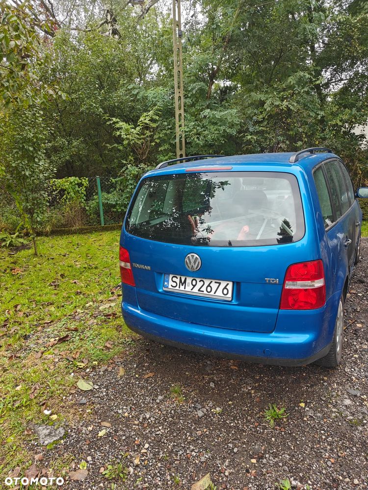 Volkswagen Touran 1.9 TDI Highline - 8