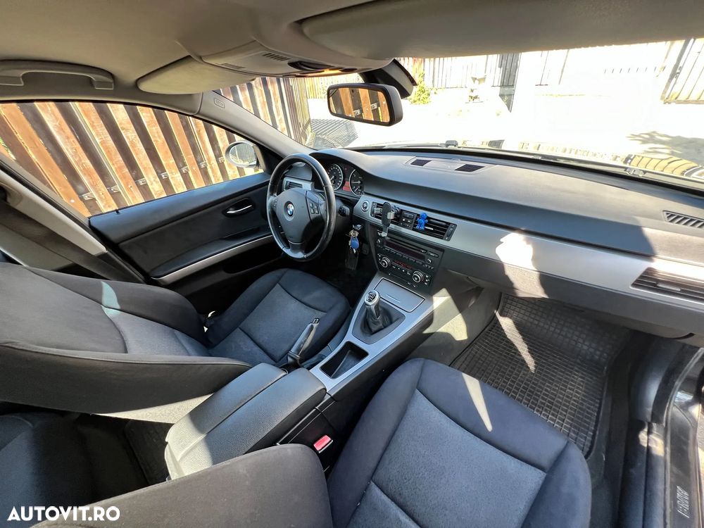 BMW Seria 3 318i - 10