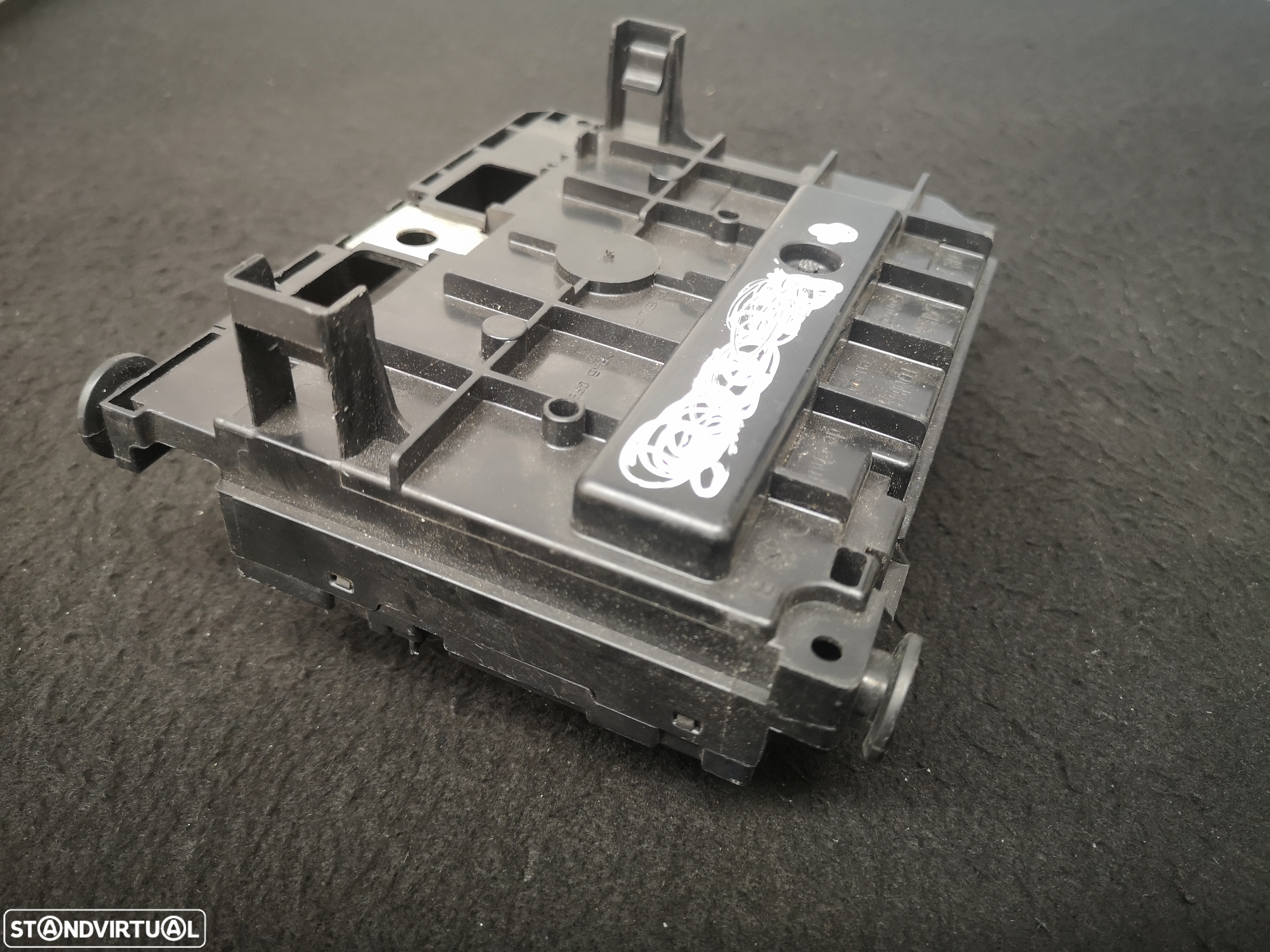 Caixa de FUSIVEIS Peugeot Citroen 2006+ - 6